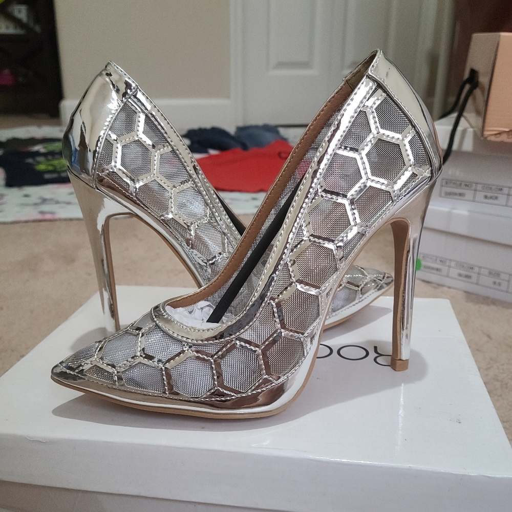 Silver honeycomb high heels